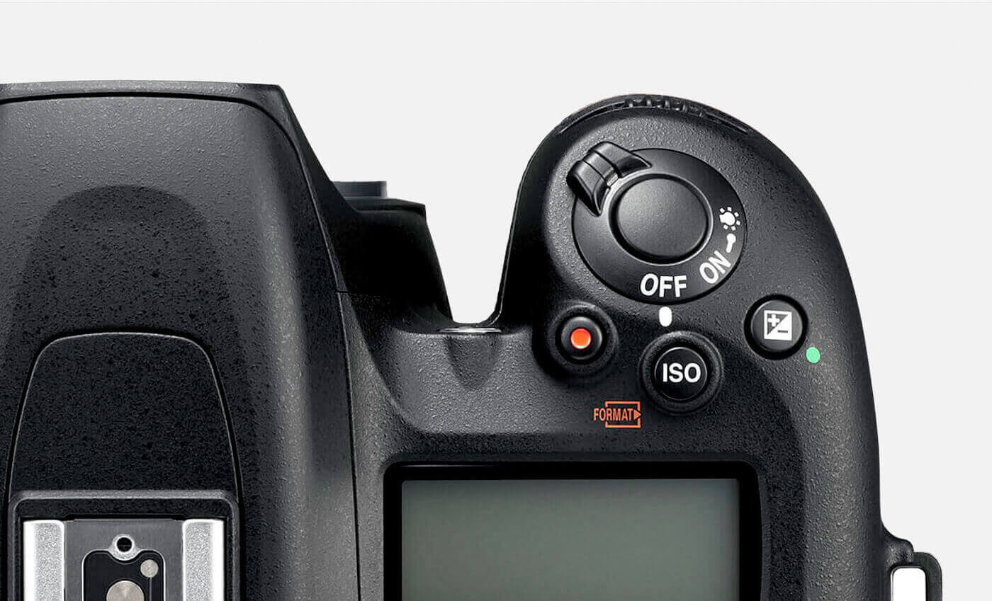  Nikon, D7500 DX-Format Digital SLR, carcasa : Electrónica